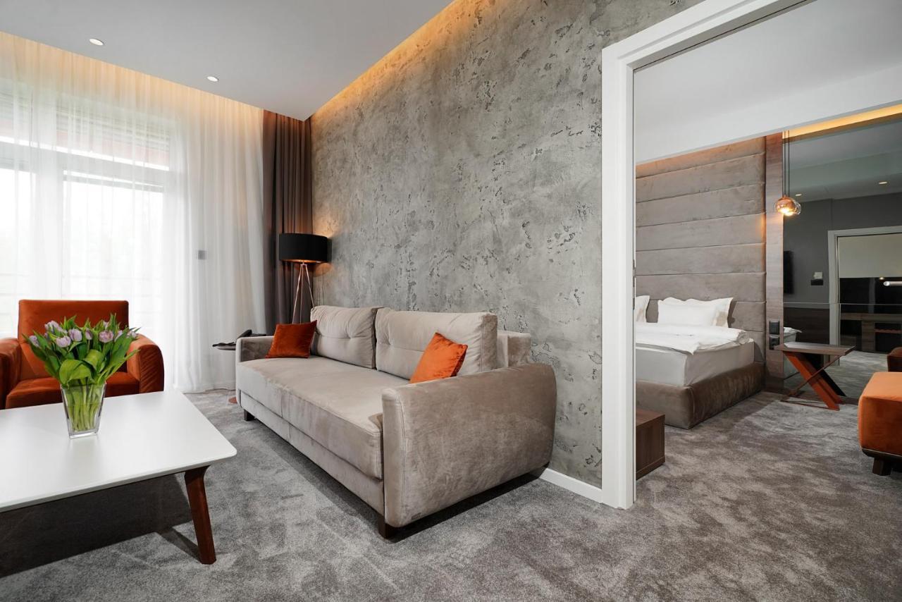 Hotel Srbija Lux Stara Pazova Buitenkant foto