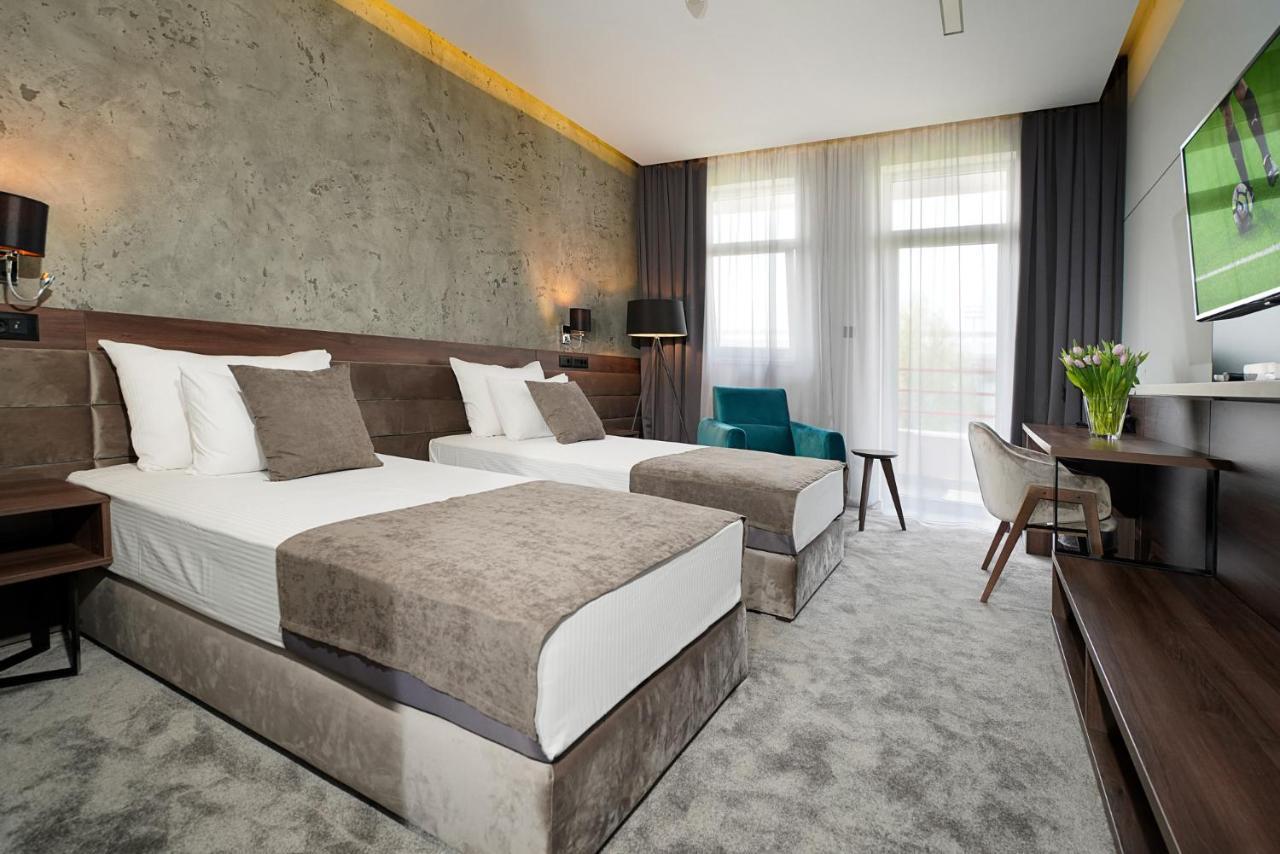 Hotel Srbija Lux Stara Pazova Buitenkant foto