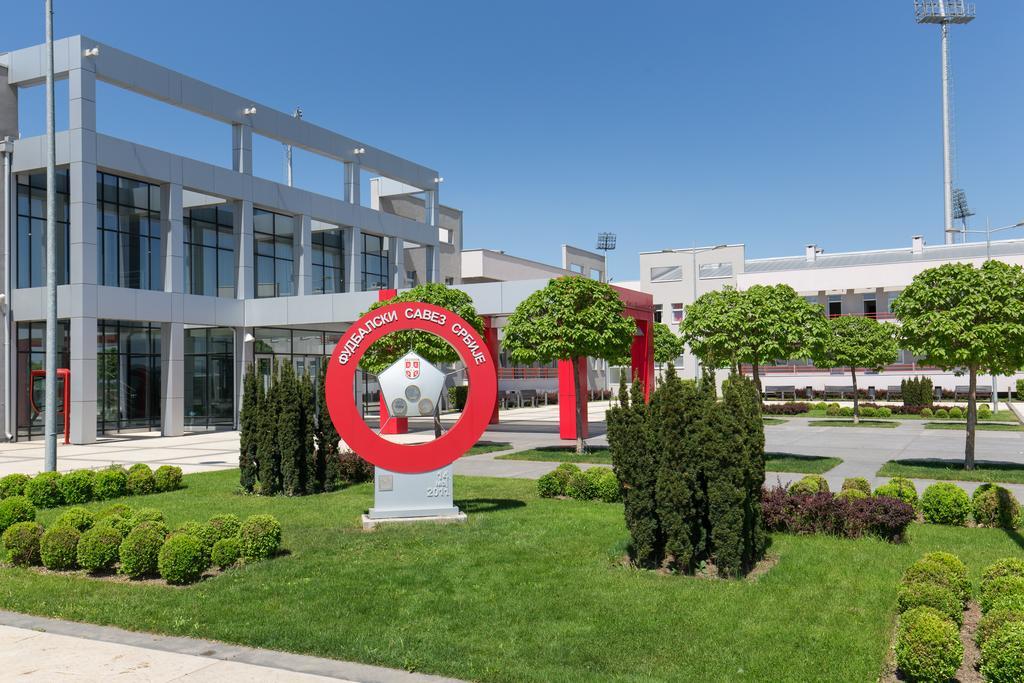 Hotel Srbija Lux Stara Pazova Buitenkant foto